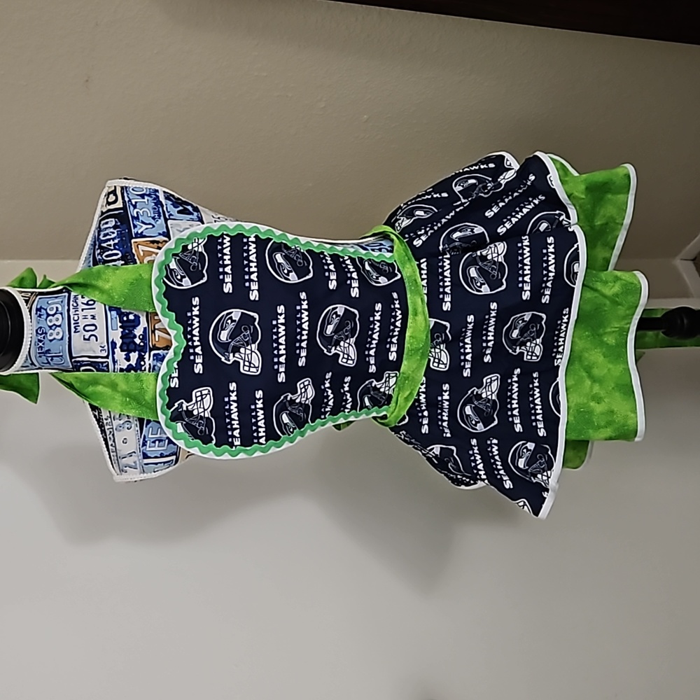 Girly Seahawk apron!
